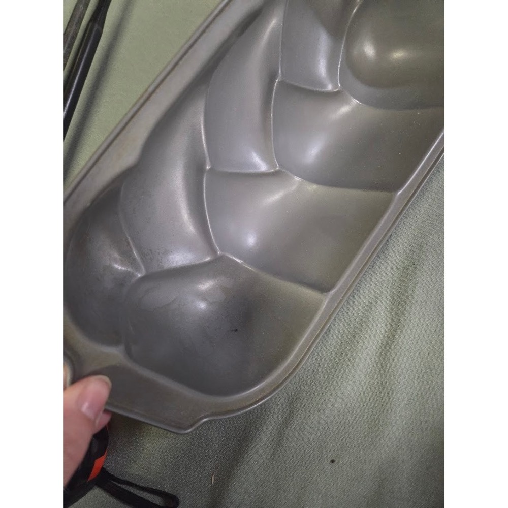 Braided Loaf Pan Cast Aluminum Nonstick Gray Silver Braid - Picture 3 of 4